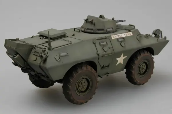 1/35 Scale US M706 Commando Armored Car Model Kit - Image 10