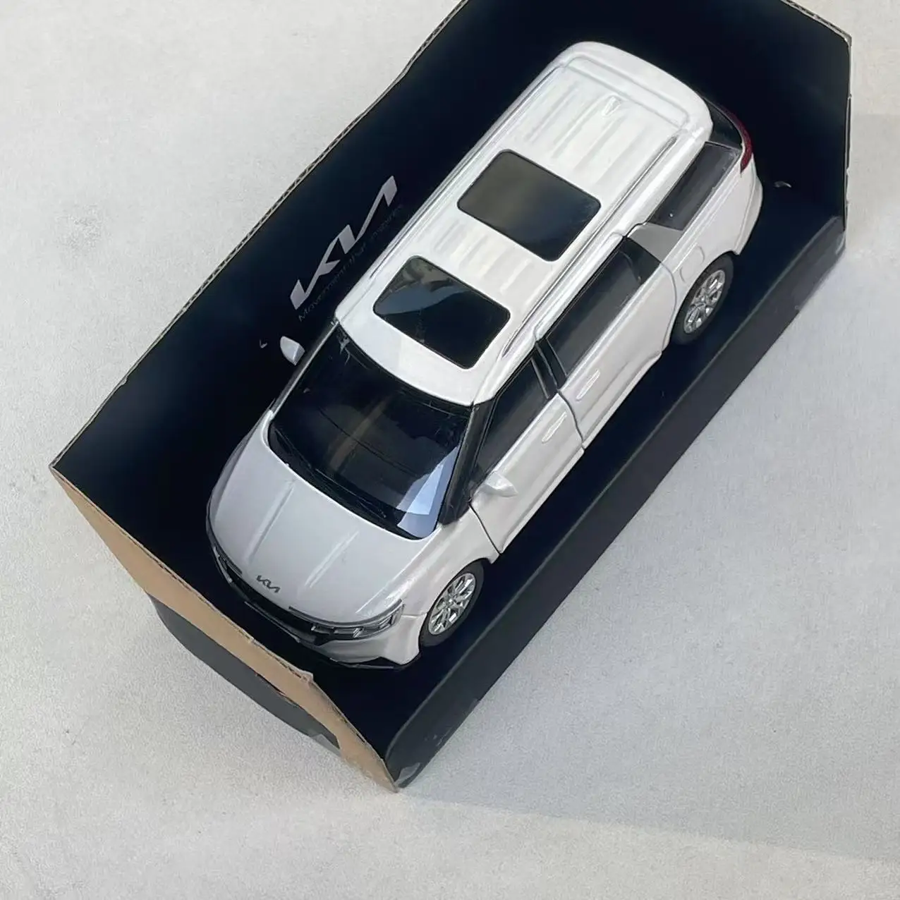 KIA Carnival Alloy Die-Cast Model 1:38 6 KIA Carnival Alloy Die-Cast Model 1:38 - Image 6