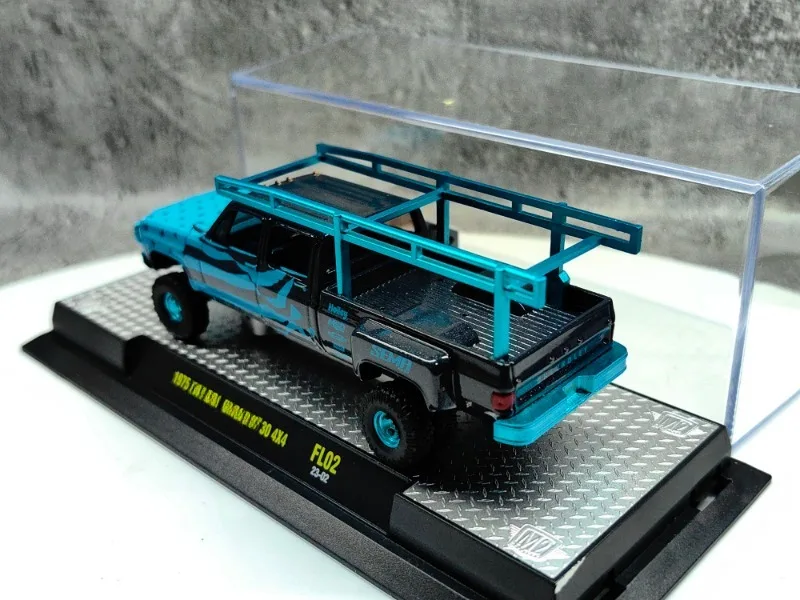 1/64 M2 1975 Extended Pickup Diecast Model 3 1/64 M2 1975 Extended Pickup Diecast Model - Image 3