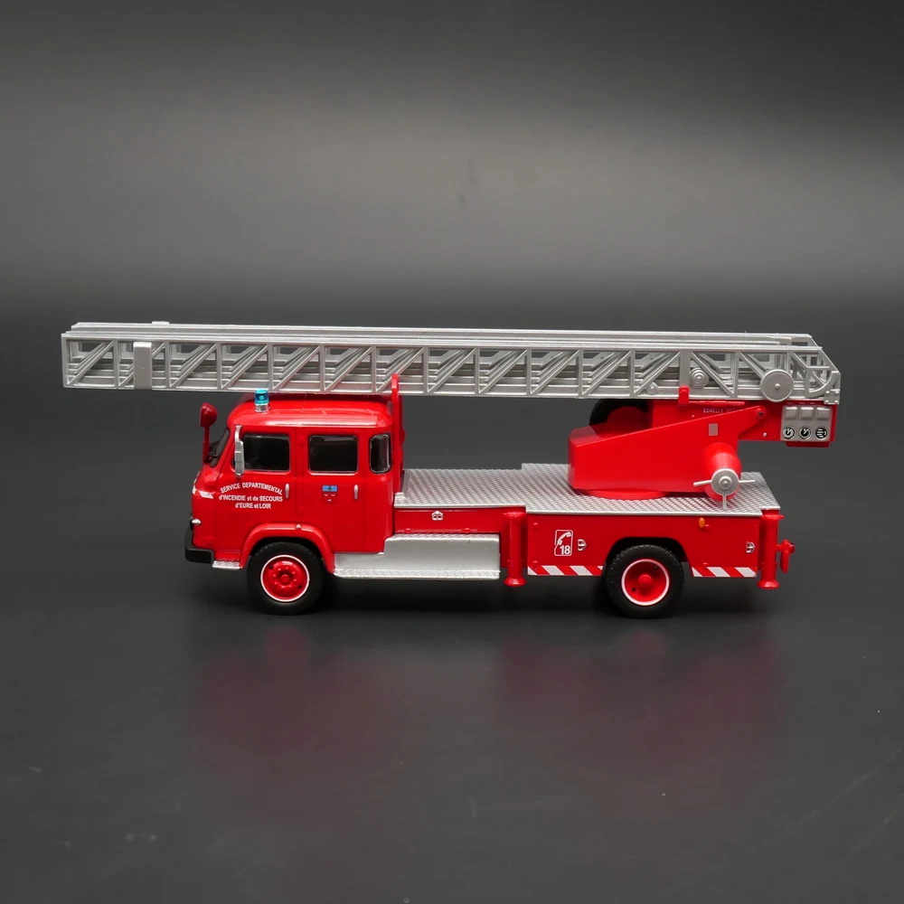 Diecast Ixo 1:43 Saviem Fire Truck Model 3 Diecast Ixo 1:43 Saviem Fire Truck Model - Image 3