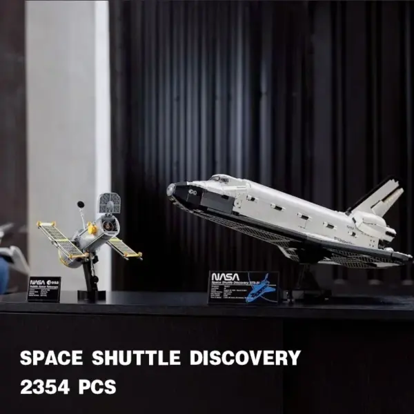 Space Shuttle Discovery Building Blocks Set 2354 pcs - Image 6
