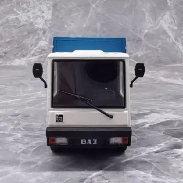 1/43 Scale Lada 2802 Diecast Van Model - Image 5