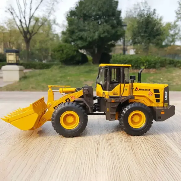 1:35 Scale SDLG L955F Diecast Loader Model - Image 4