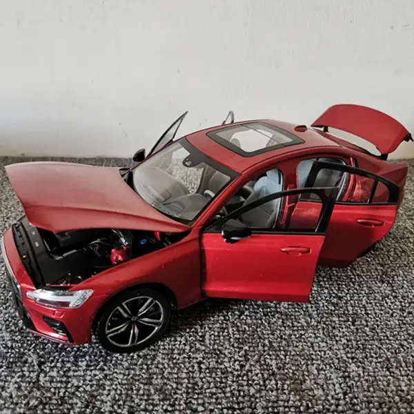1:18 Scale Volvo S60L Diecast Model Car - Image 2