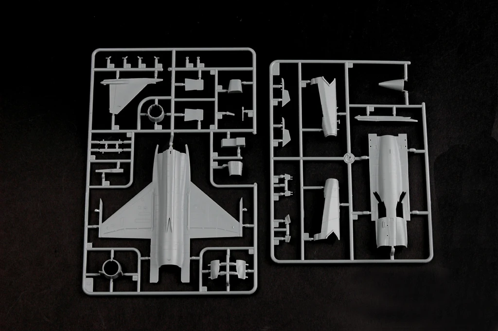 1/72 Chinese FC-1 Fierce Dragon Prototype Aircraft Model Kit 9 1/72 Chinese FC-1 Fierce Dragon Prototype Aircraft Model Kit - Image 9