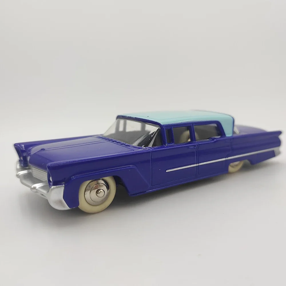 Diecast Dinky Toys Lincoln Premiere Model Car 3 Diecast Dinky Toys Lincoln Premiere Model Car - Image 3
