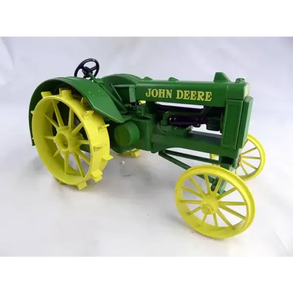 John Deere 1:16 Scale Diecast Tractor Model - Image 2