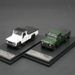 Diecast Master 1/64 Scale Land Rover Defenders 8 S1a4db25b08b346a283be95d6bafa3d01m
