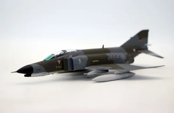 1/100 McDD F-4F Phantom II Aircraft Model - Image 2