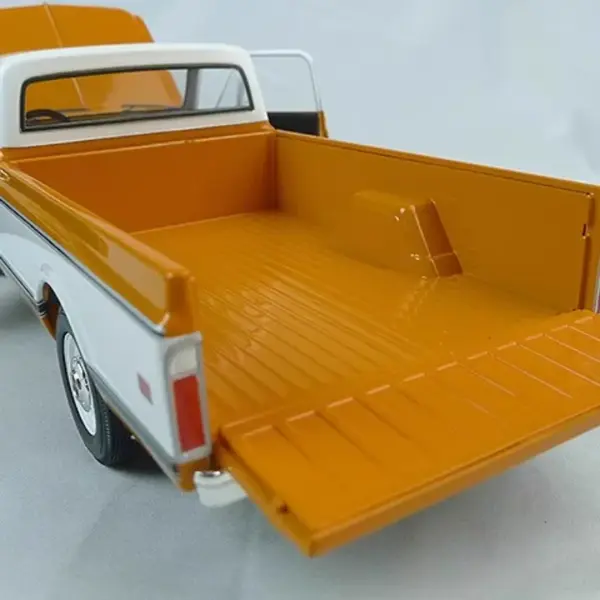 Diecast 1:25 Scale Chevrolet C-10 Pickup Model - Image 5
