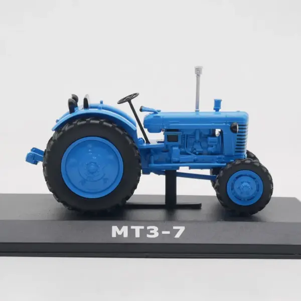 1:43 Scale MTZ-7 Soviet Tractor Alloy Model - Image 3