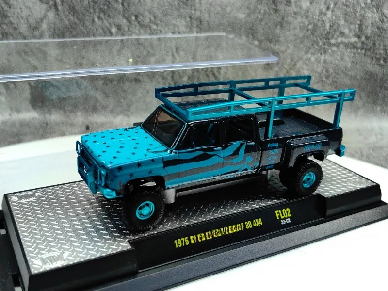 1/64 M2 1975 Extended Pickup Diecast Model 2 1/64 M2 1975 Extended Pickup Diecast Model - Image 2