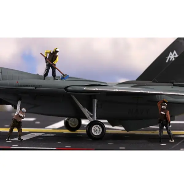 1/72 US Navy Aircraft Carrier Scene Set of 5 Models - Image 4