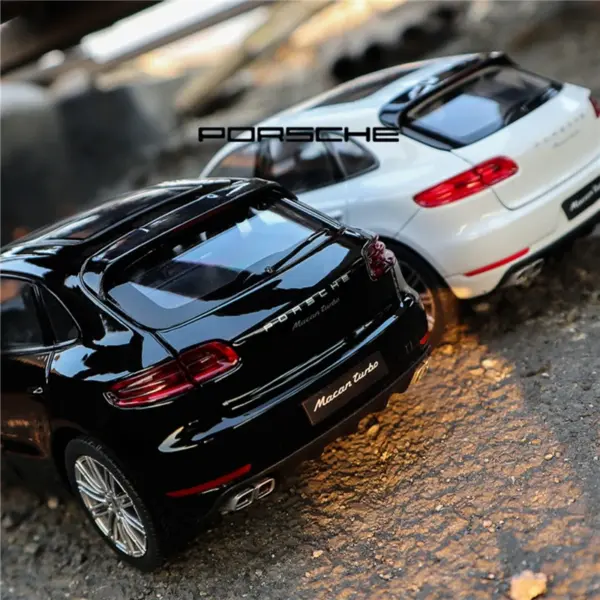 1:24 Porsche Macan Turbo Diecast Model Car - Image 3