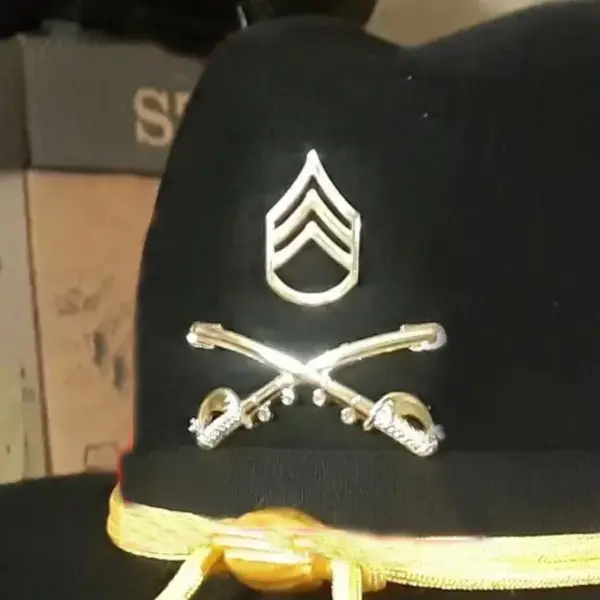 US Army Cavalry Crossed Saber Lapel Pin Set - Image 4