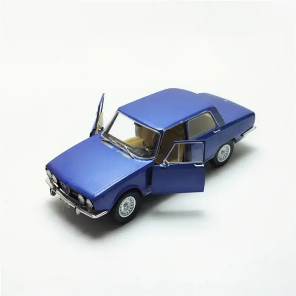 1:18 Alfa Romeo Alfetta GTV 2000L Diecast Model - Image 2