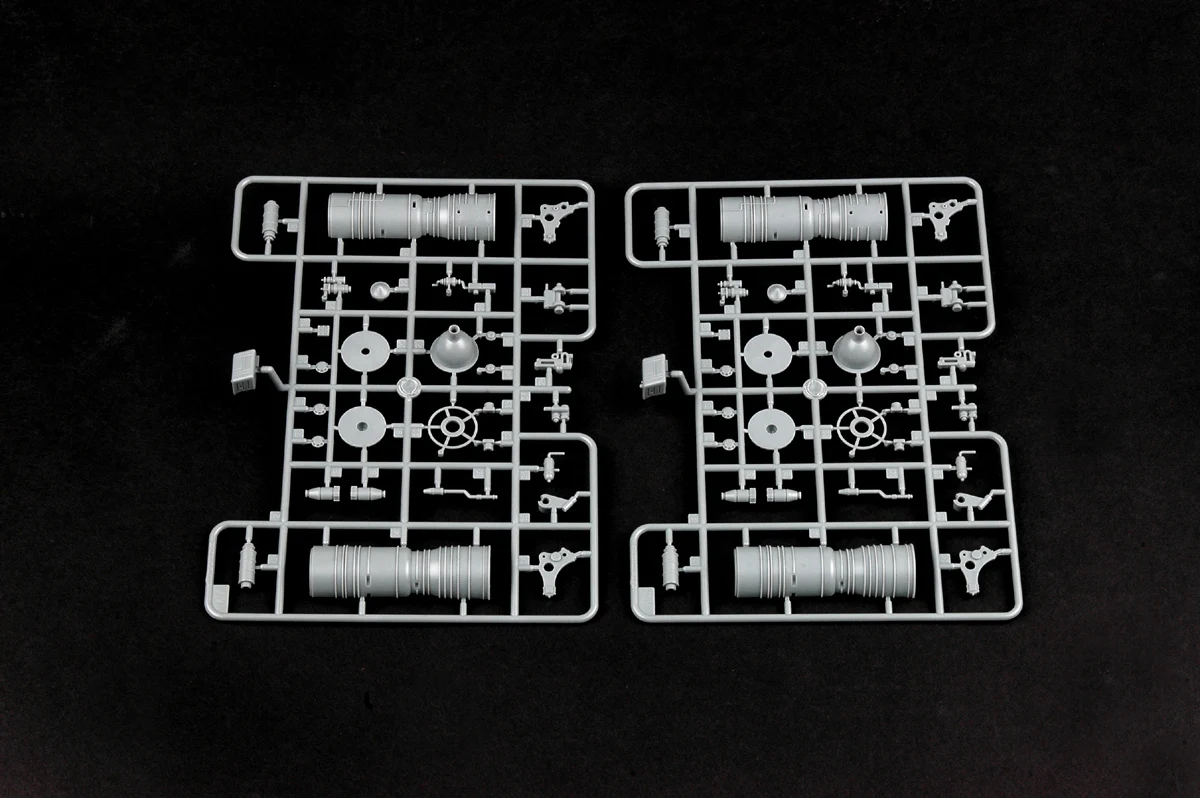 Trumpeter 1/32 Su-25 Frogfoot Attack Aircraft Kit 18 Trumpeter 1/32 Su-25 Frogfoot Attack Aircraft Kit - Image 18