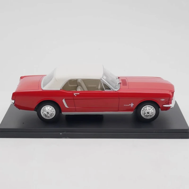 Diecast 1:24 Ford Mustang 1965 Convertible Model 3 Diecast 1:24 Ford Mustang 1965 Convertible Model - Image 3