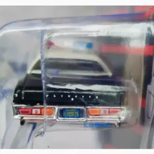 Welly 1:64 Scale 1977 Plymouth Fury Model 10 S239d5dd8557e4edcadffd110f3b4f157L