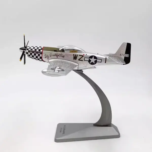 Diecast P-51D Mustang Collectible Model - Image 2