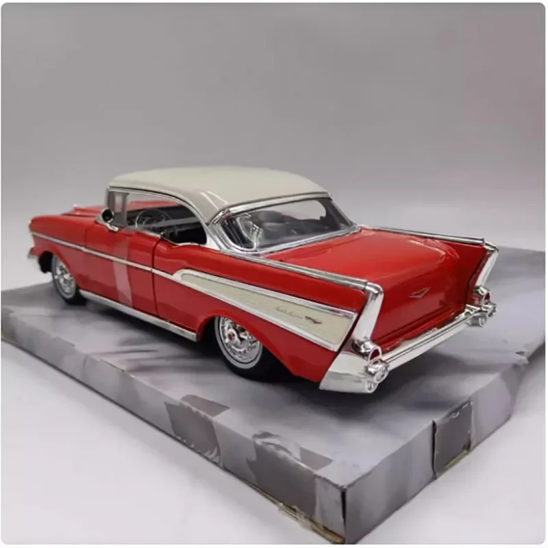 1957 Bel Air 1:24 Scale Metal Model Car 4 1957 Bel Air 1:24 Scale Metal Model Car - Image 4