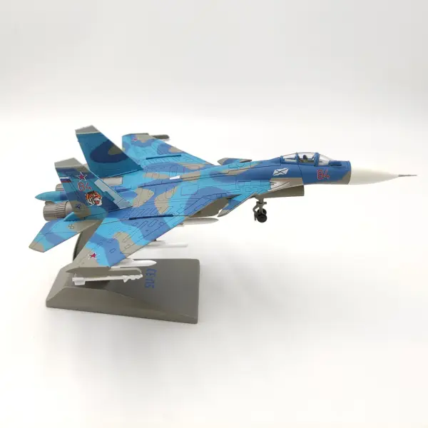 Diecast SU-33 Carrier-based Fighter Model 1:100 - Image 3