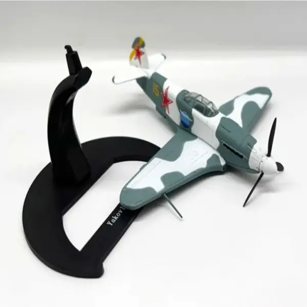 Diecast Yak-3 Fighter Model 1:72 Scale Collectible - Image 5