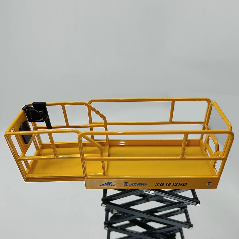 1:35 XCMG 1612 Scissor Lift Model Replica 14 1:35 XCMG 1612 Scissor Lift Model Replica - Image 14