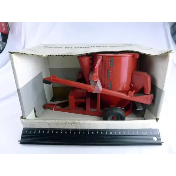 Diecast ERTL 1:16 Grain Cart Model Collectible - Image 4