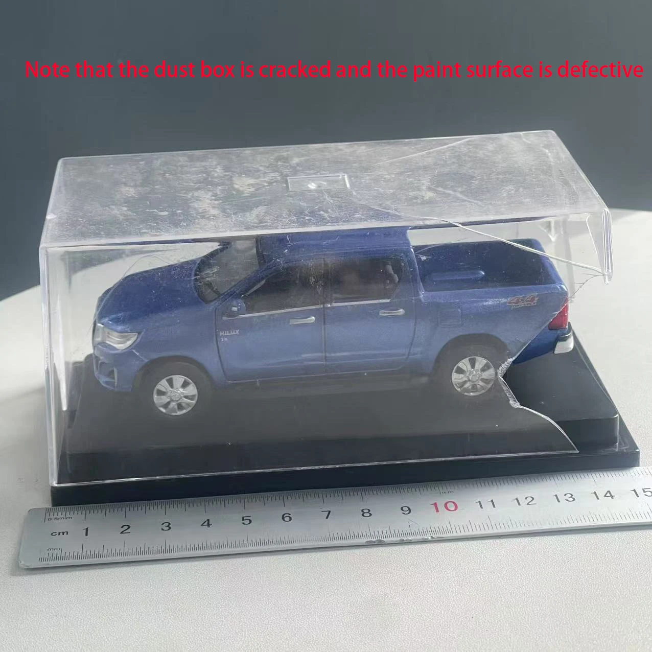 1:43 Scale Toyota Hilux Diecast Model 6 1:43 Scale Toyota Hilux Diecast Model - Image 6