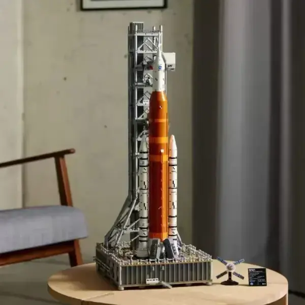 Space Launch System Model Kit 3601pcs - Image 5