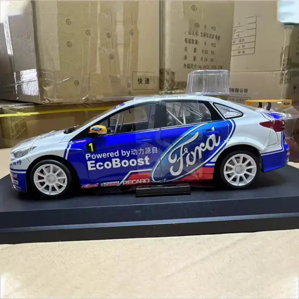 1:18 Scale Ford Focus CTCC Diecast Model - Image 3