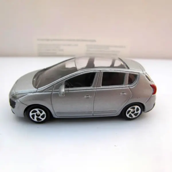 1/64 Scale 3008 Alloy Simulation Car Model - Image 2