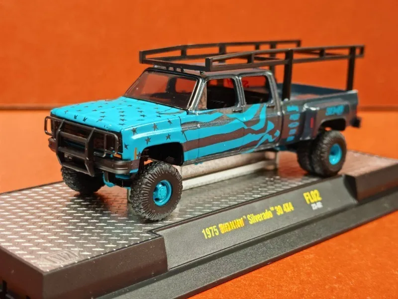 1/64 M2 1975 Extended Pickup Diecast Model 7 1/64 M2 1975 Extended Pickup Diecast Model - Image 7