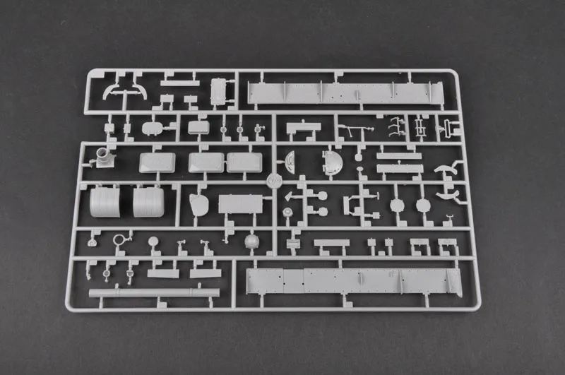 Russian T-62 BDD Tank Model Kit 1:35 Scale 7 Russian T-62 BDD Tank Model Kit 1:35 Scale - Image 7