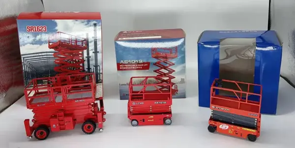 1:30 LGMG 1623 Off-road Scissor Lift Replica - Image 19
