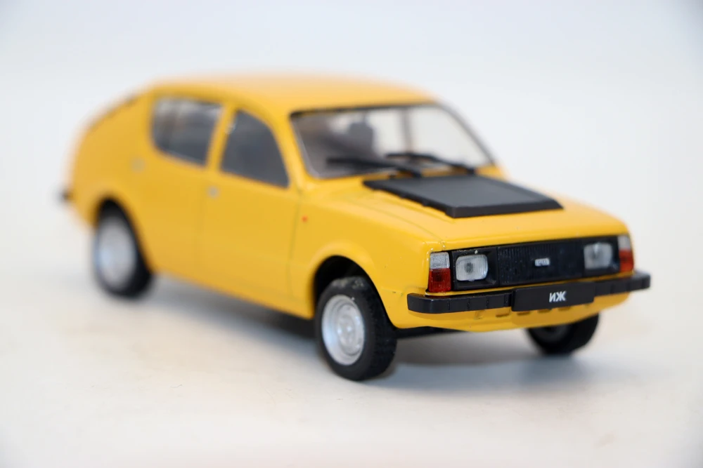 1/43 IZH-13 USSR Diecast Car for Collectors 2 1/43 IZH-13 USSR Diecast Car for Collectors - Image 2