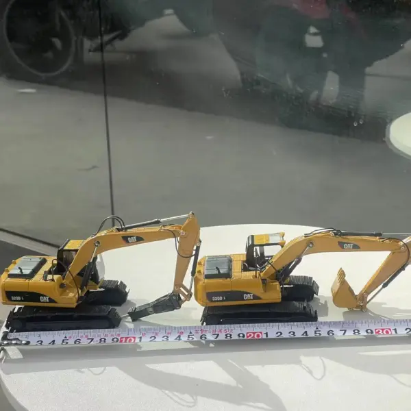 1/50 Scale Caterpillar CAT 320D L Alloy Model - Image 3