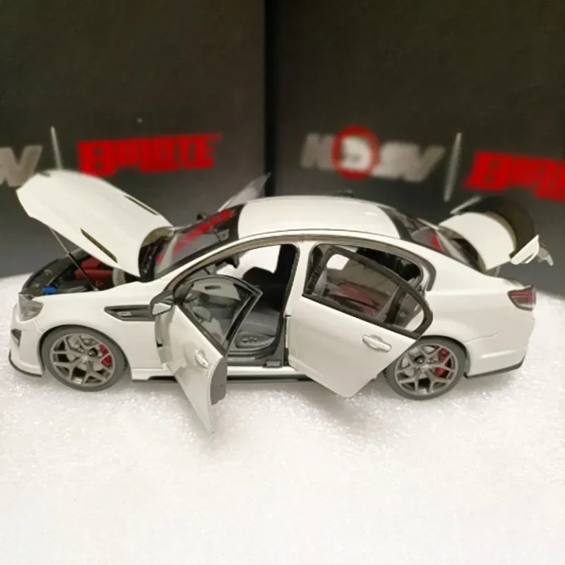 1:18 Holden HSV GTSR HERON White Diecast Model 3 1:18 Holden HSV GTSR HERON White Diecast Model - Image 3