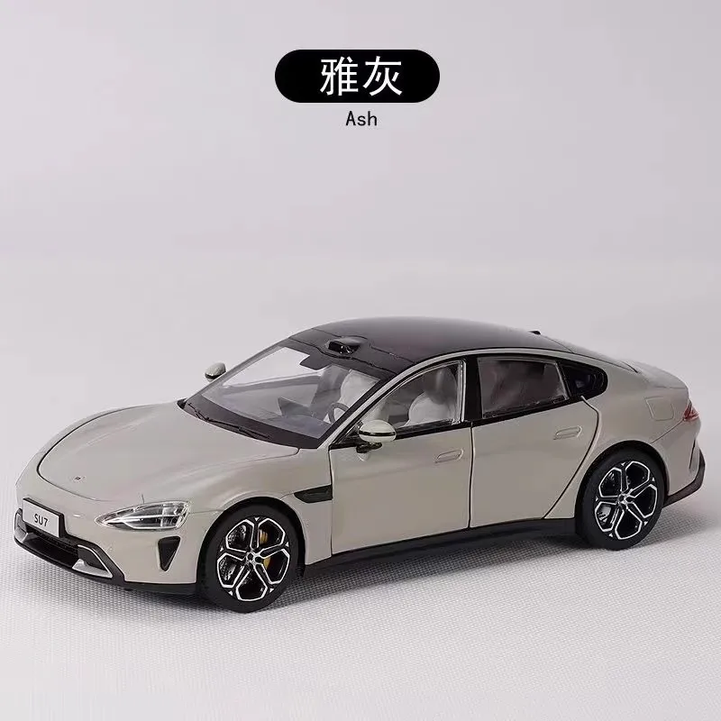 Xiaomi Su7 Ultra 1/24 Scale Diecast Car Model 13 Xiaomi Su7 Ultra 1/24 Scale Diecast Car Model - Image 13