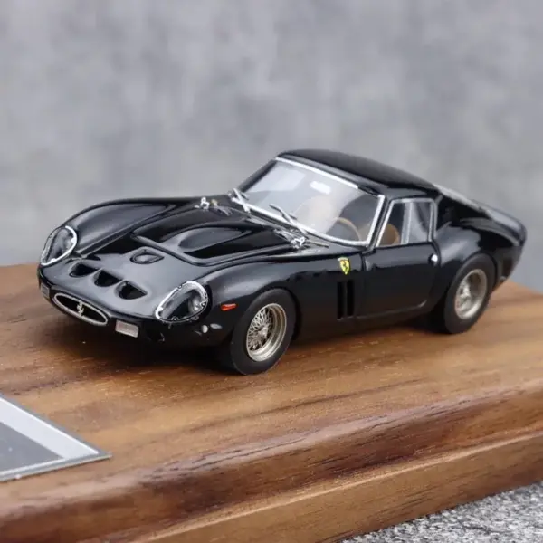 1:64 SCM Yuema 250gto Supercar Resin Miniature Model - Image 3