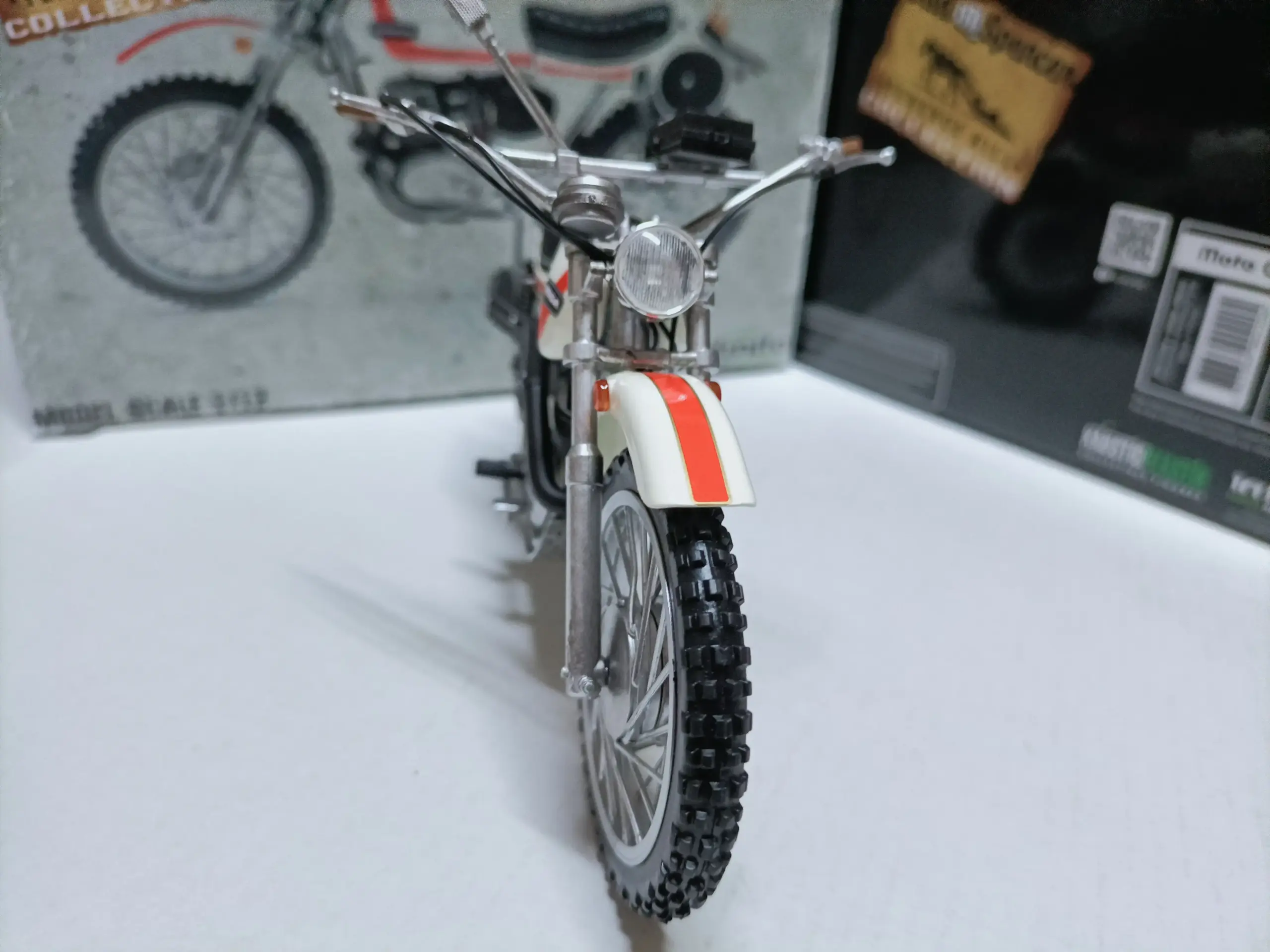 1:12 Scale Moto OSSA 250 A73 Motorcycle Model 10 1:12 Scale Moto OSSA 250 A73 Motorcycle Model - Image 10