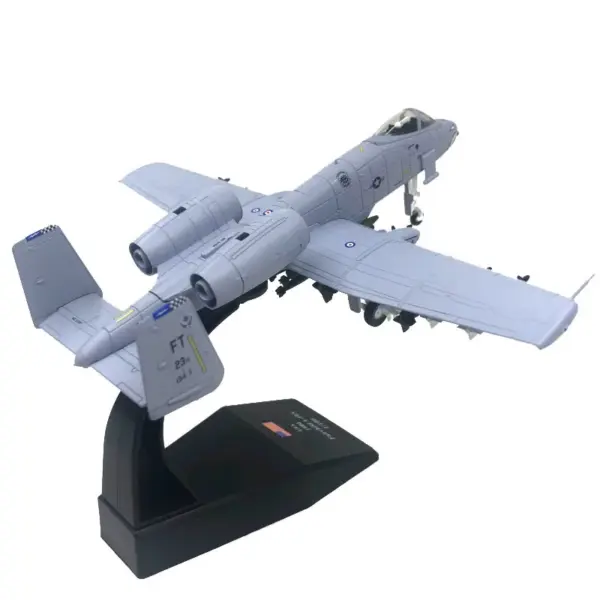 1/100 Scale Diecast A-10 Thunderbolt Fighter Model - Image 5