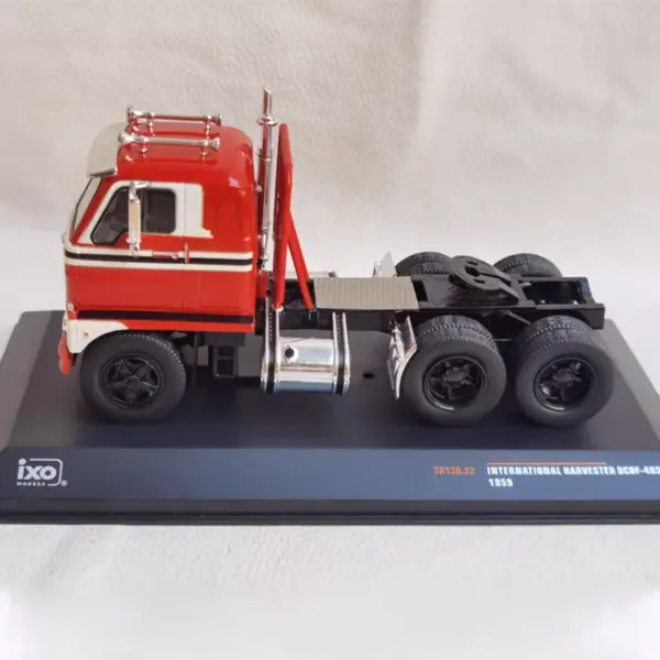 1:43 Scale Harvester DCOF-405 Alloy Model - Image 2