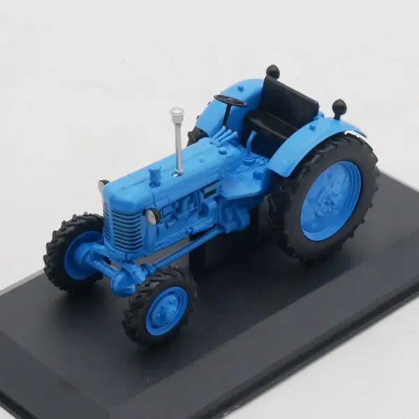 1:43 Scale MTZ-7 Soviet Tractor Alloy Model - Image 2