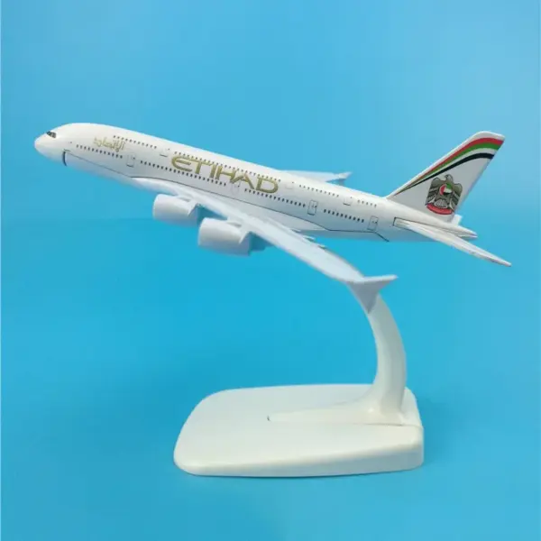 1:400 Scale Airplane Model Collection Display - Image 7