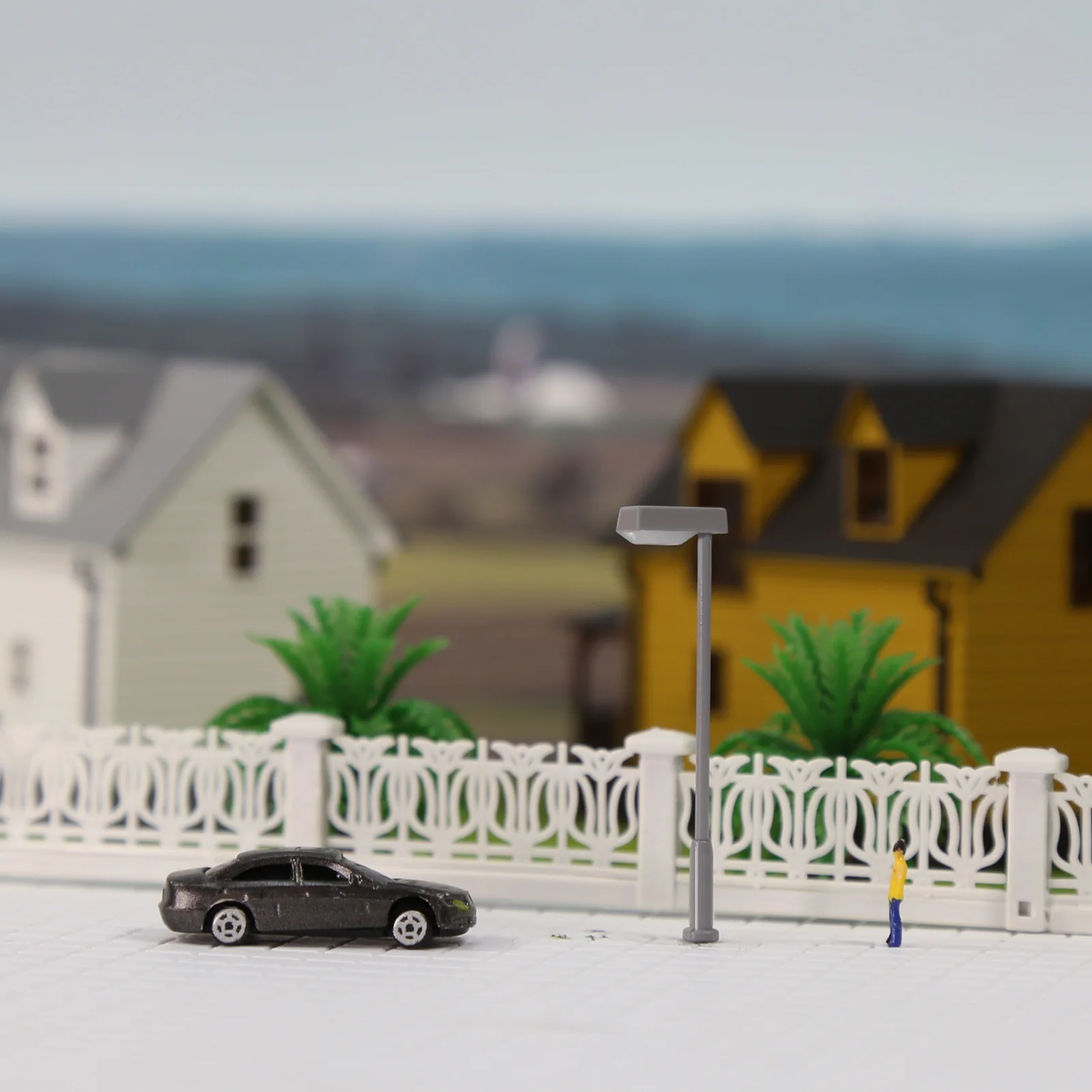 5pcs Z Scale Metal Street Light Lamps Warm White LEDs 4 5pcs Z Scale Metal Street Light Lamps Warm White LEDs - Image 4