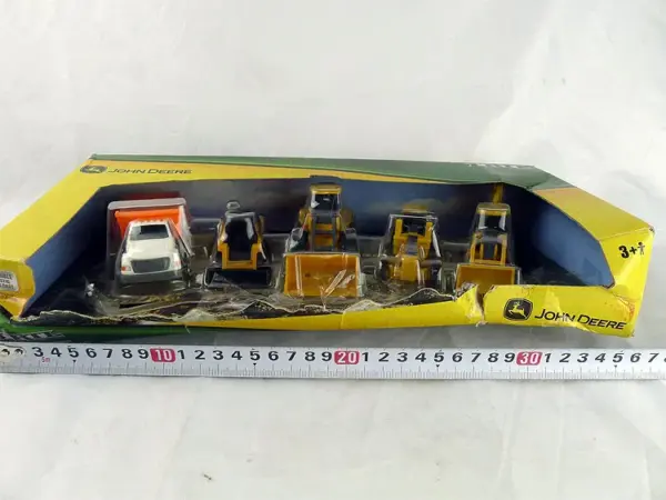 ERTL 1:64 Scale Construction Excavator Model - Image 6