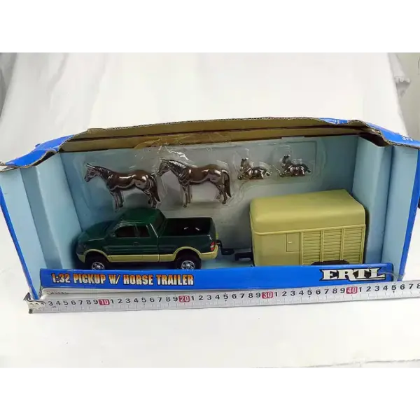 ERTL 1:32 Scale Diecast Pickup Horse Set - Image 6