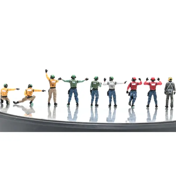 1/72 Resinated Ground Crew Model Set of 9 - Image 2